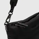 Cartera tipo bandolera Bubba de la colección Originals, color negro mate, con diseño acolchado horizontal, cierre impermeable y correa ajustable con logo grabado.