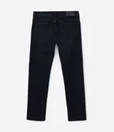 Pantalón de jean corte slim para hombre, confeccionado con tecnología Tech Denim que ofrece mayor elasticidad, confort térmico y secado rápido. Presenta un diseño clásico de cinco bolsillos con cierre tradicional y pasantes para cinturón.