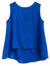 Musculosa azul francia de lino, sin mangas, con cuello redondo y diseño amplio de corte asimétrico con espalda más larga.