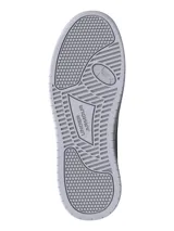 Zapatillas Under Armour modelo UA W Tempo, de color negro con suela blanca. Presentan parte superior de cuero sintético suave con detalles en relieve en los laterales y diseño inspirado en el básquetbol.