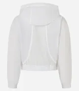 Campera rompevientos deportiva blanca, confeccionada en poliamida, con capucha, cierre delantero en cremallera, tirador gomoso y puños ajustados.