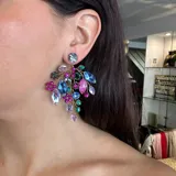 Aros colgantes con cristales Swarovski de colores fucsia, azul, violeta y verde, con ajuste de perforación.