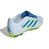 Championes de fútbol Adidas Predator Club, modelo con lengüeta plegable, color celeste con detalles en azul y amarillo neón.