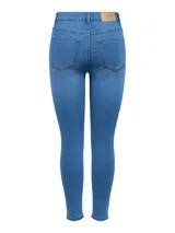 Jean skinny de tiro alto y corte ajustado, color azul medio con efecto lavado, bolsillos traseros aplicados y etiqueta de marca en la parte posterior de la cintura.