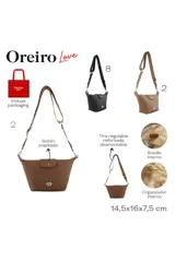 Riñonera de diseño compacto en color beige, con cierre de solapa y botón imantado. Incluye una correa larga regulable y desmontable que permite su uso como bandolera.