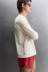Camiseta deportiva de manga larga Zara Athleticz en colaboración con Ridar, color marrón, con tejido ligero perforado de secado rápido, cuello redondo y detalles de logos estampados.
