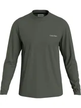 Remera verde militar de manga larga con cuello perkins y logo de Calvin Klein bordado en el pecho.