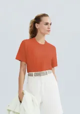 Camiseta verde de algodón de corte recto y mangas cortas.