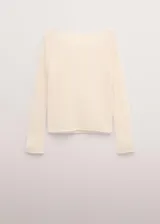 Jersey de alpaca y poliamida color beige, de diseño corto, cuello bote y manga larga.