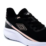 Championes de mujer Umbro Rokar, color negro con detalles en rosado y entresuela blanca. Confeccionados en malla transpirable con logo de la marca en el lateral.