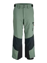 Pantalón técnico de esquí impermeable y cortaviento, de tiro alto y corte recto. Presenta un diseño bicolor en verde laurel y negro, con cierre frontal de cremallera y botones, bolsillos laterales, y refuerzos en la parte inferior con polainas internas antinieve.