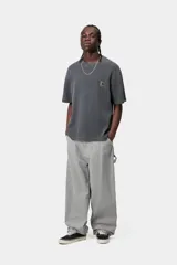 Pantalón Carhartt WIP modelo Mercer Single Knee Pant, de corte holgado y diseño a rayas verticales en tono gris y blanco.