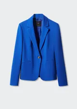 Blazer negro entallado de punto roma con solapas de muesca, hombros estructurados, abertura posterior y dos bolsillos de ribete delanteros.