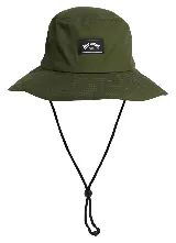Sombrero tipo bucket verde militar de Billabong con cordón negro ajustable bajo la barbilla y parche con logo frontal en blanco y negro.