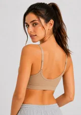 Sostén tipo bralette de tela morley, con escote en V, breteles finos ajustables y banda elástica inferior para mayor soporte.