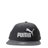 Gorra Puma de visera plana, color gris oscuro, con el logo de la marca bordado en blanco en el frente.