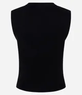 Blusa sin mangas color beige confeccionada en tejido de punto con textura acanalada y cuello redondo.