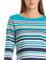 Remera Ruby Rd de algodón con diseño de rayas horizontales en tonos azules, turquesas y blancos. Presenta escote redondo a la base y mangas tres cuartos.