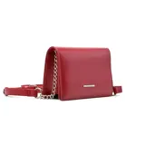 Bandolera dorada de cuero sintético texturizado, con correa ajustable y cierre con broche imantado.