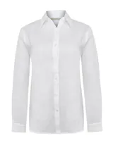 Camisa de manga larga blanca, confeccionada en lino orgánico, con cuello camisero y cierre frontal de botones.