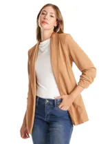 Blazer de crepe Dictionary, con cuello solapa, abertura frontal y mangas tres cuartos con detalle fruncido. Cuenta con bolsillos delanteros y forro interno.