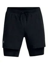 Shorts deportivos Under Armour Launch 5 2N1 de color negro, con diseño de doble capa que incluye un pantalón corto exterior ligero y un short de compresión integrado. Cuenta con bolsillos laterales y el logo reflectante de la marca.