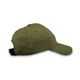 Gorra verde militar de tela ripstop con visera curva y logo bordado en el frente.