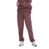 Pantalón de jogging color borgoña con logo de New Balance estampado en blanco en el muslo izquierdo.