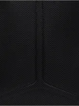 Mochila negra Caterpillar modelo Utility X Backpack, con compartimento principal, bolsillo acolchado para notebook, bolsillos interiores organizadores y detalles en color amarillo en las correas frontales.