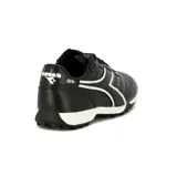 Championes de fútbol Diadora Goal Futbol TF, color negro con detalles en blanco.