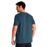 Remera de hombre color azul petróleo con logo de Caterpillar estampado en negro en el pecho. Corte clásico y mangas cortas.