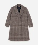 Saco tipo sobretodo de corte recto y largo midi, confeccionado en polivelour con estampado de cuadros. Presenta cuello solapa, cierre frontal de doble botonadura y bolsillos laterales con solapa.