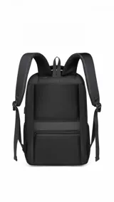 Mochila porta laptop color negro, con múltiples compartimentos con cierre, bolsillos frontales, tiras ajustables y acolchonadas. Cuenta con la inscripción de la marca en el frente.