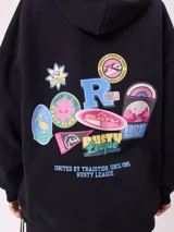 Canguro gris con capucha, de corte oversize, con estampado gráfico multicolor en la espalda que incluye diversos parches y logotipos de la marca Rusty.