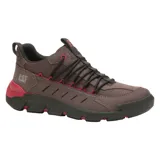 Championes Caterpillar modelo Crail Sport Low, confeccionados en nobuk engrasado y malla de nylon. Presentan un diseño en tonos marrones con detalles en rojo y negro, entresuela de EVA y suela de goma para mayor tracción.