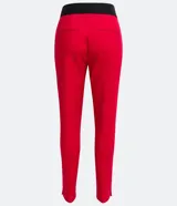 Pantalón de vestir rojo con corte cigarette, bolsillos delanteros y aberturas laterales en el ruedo.