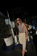 Camisa sin mangas de satén con estampado de leopardo.