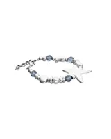 Pulsera de aleación de metales bañados en plata con dije central de estrella, intercalada con cuentas metálicas, perlas y cristales facetados azules.