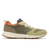 Championes Merrell modelo Alpine 83, con diseño retro en tonos verde oliva, beige y naranja. Confeccionados en una combinación de gamuza y tela, cuentan con entresuela de espuma EVA para mayor estabilidad y suela de goma resistente.
