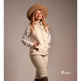 Chaleco beige capitoneado con cierre frontal y cuello de pana marrón.