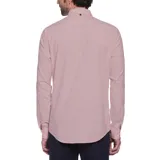 Camisa de hombre color rosado, de manga larga, con cuello botoné y ajuste slim fit. Presenta un pequeño logo bordado en el pecho.