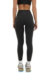 Calza larga negra de compresión media, con cintura alta de doble tela y corte en la parte posterior.