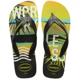 Sandalias tipo ojotas Havaianas con estampado playero degradado en tonos azules, verdes y naranjas. Presentan tiras anchas en color celeste con el logo de la marca en relieve.