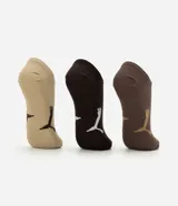 Pack de tres pares de medias invisibles Puma, confeccionadas en algodón. Presentan un diseño de caña baja con puño elástico, refuerzo en talón y punta, y el logo de la marca estampado en la parte frontal.