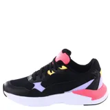 Championes deportivos Puma modelo X-Ray Speed Lite, con diseño multicolor que combina negro, fucsia, lila y amarillo. Presentan una estructura de malla y materiales sintéticos, con suela blanca de goma y cierre mediante cordones.