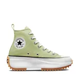 Championes Converse Run Star Hike color verde claro, de caña alta y plataforma con suela dentada marrón.