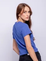 Remera negra de morley de manga corta y corte ajustado.