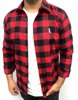 Camisa leñadora roja y negra a cuadros, de algodón peinado.