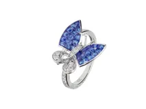 Anillo de plata 925 con forma de mariposa, incrustaciones de zafiro y circonias.