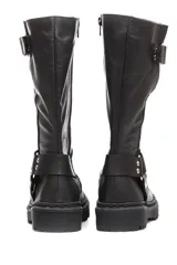 Bota marrón de caña alta con hebillas y suela track.